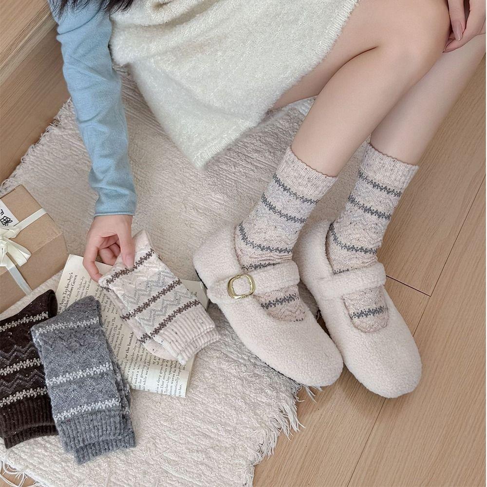Chaussettes rayées mi-mollet Chaussettes longues chaudes Nouvelles chaussettes pour femmes Automne Hiver