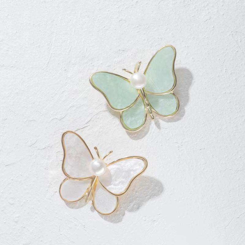 Elegant Butterfly Brooch for Women, Versatile Pin for Sweaters and Suits