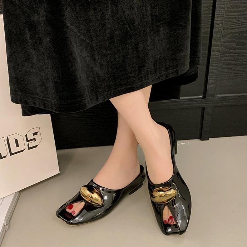 Women Mules Slippers Patent Leather Casual Cool Slippers Designer Metal Buckle Fish Mouth Slippers for Women Half Slides