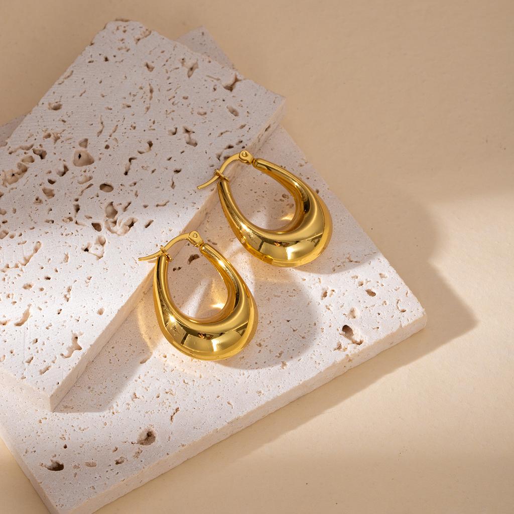 Metal Wind Geometric Hollow C-Shaped Stud Earrings Retro High-End Stainless Steel Earrings Personalized Atmosphere Earrings