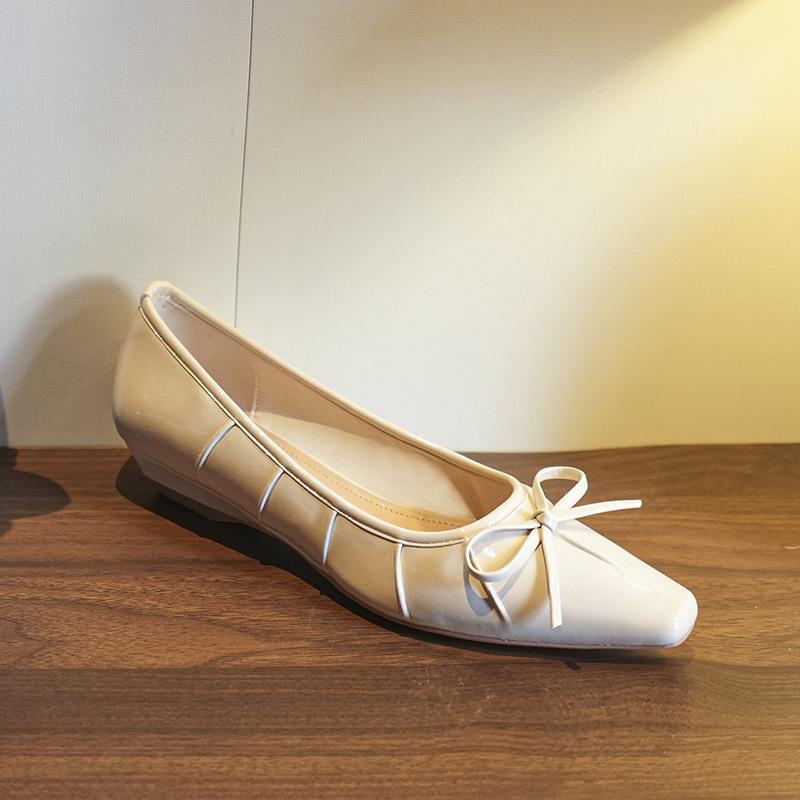 Pleated design sense~ slope heel small bow temperament flat shoes women's small square head single shoes spring and autumn