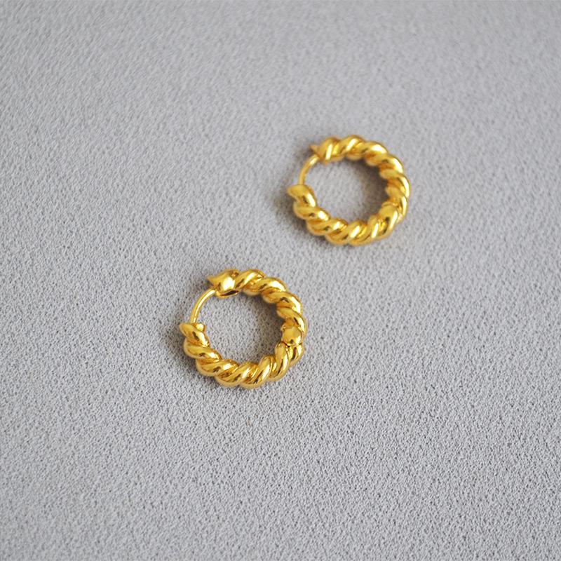 

Korean Style Gold-Plated Twisted Hoop Ear Cuff Earrings for Women серебряный
