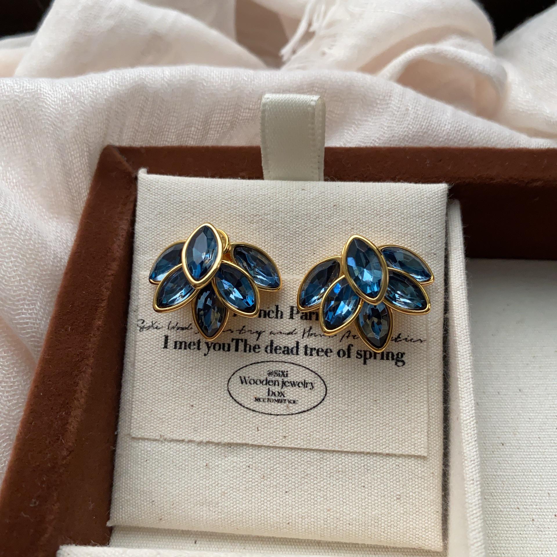 

Серьги-листочки из французского жемчуга класса люкс — элегантный дизайн для женщин