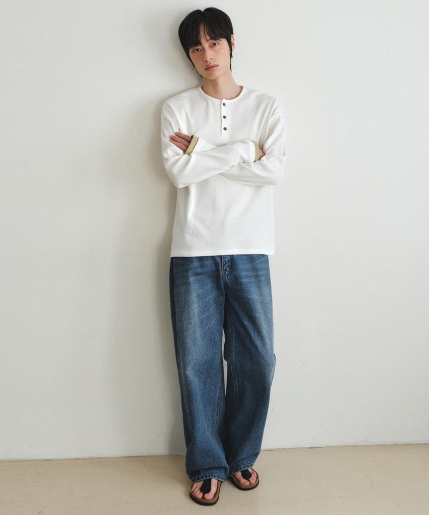 Wednesday Oasis Layered Waffle Henley Neck T-Shirt_White(W26Tp01)