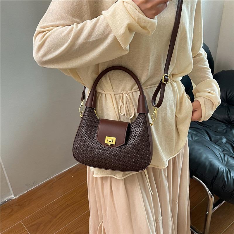 New Fashionable High-texture Portable Crescent Bag Popular Versatile Temperament Daily Practical Shoulder Bag Messenger Bag
