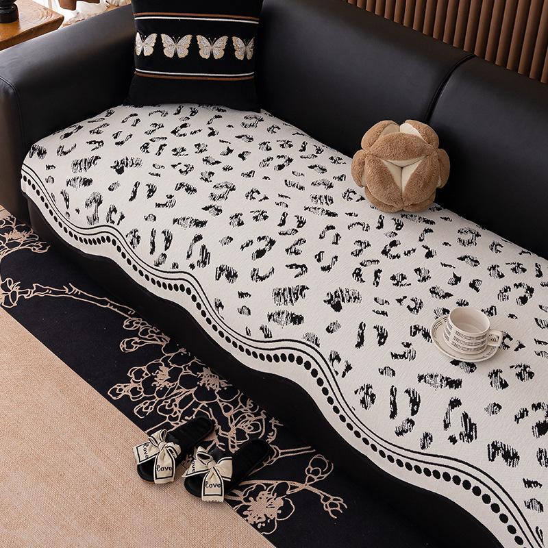 

New Irregular Light Luxury High Sense Retro Wind Chenille Sofa Seat Cushion Four Seasons Universal Non-Slip Sofa Cushion 90*70cm