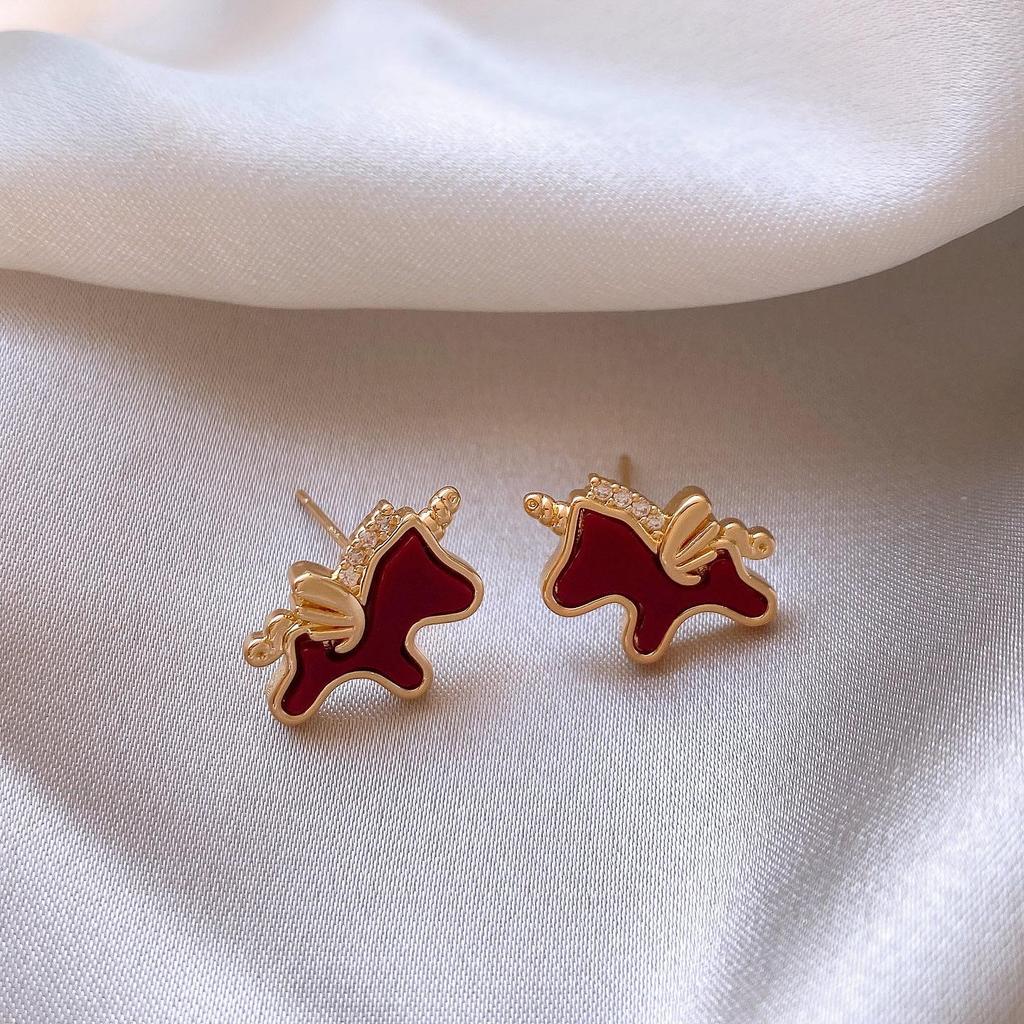Silver Needle Year of the Horse Diamond Inlaid Horse Earrings - Retro, Elegant, High-End, Versatile Studs