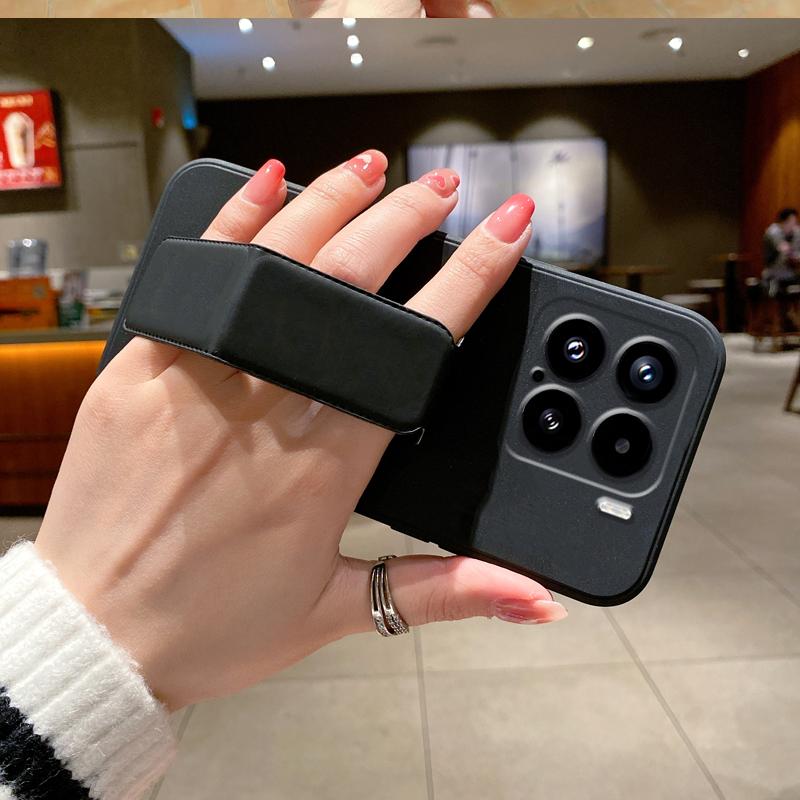 Xiaomi Mi 15 Mobile Phone Case New Magnetic Wristband 15Pro Car Bracket 14Pro All-inclusive Anti-drop Soft Case Solid Color