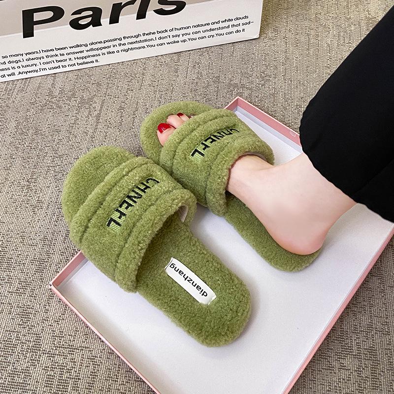 

One-character fluffy slippers women s 2025 autumn and winter new simple letter outer wear fashion home flat cotton slippers women 40 зелёный