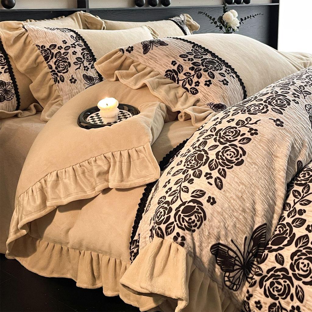 Ultra-Thick Warm Autumn/Winter Velvet Carved 4-Piece Bedding Set - Class A, Anti-Static, Ideal for Mother and Baby.