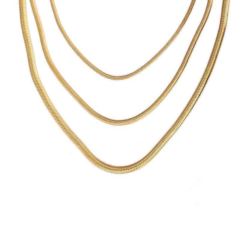European-American Luxury Snake Bone Chain Choker: Unique Hip-Hop Titanium Steel Necklace for Women