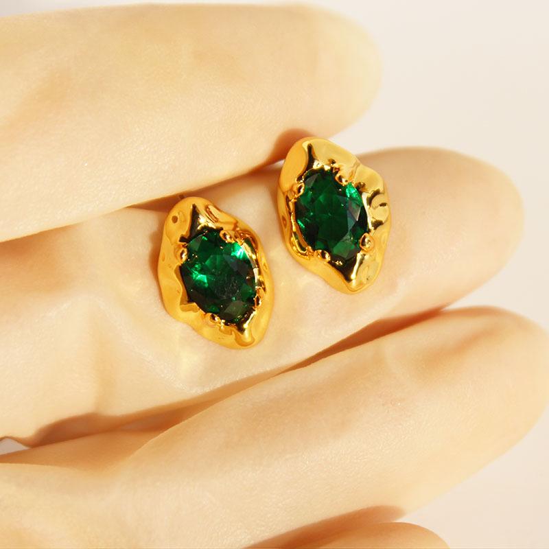 Exquisite Französische Vintage Ovale Ohrstecker mit Rubin-Falten und Smaragd-Zirkonia, Silberstift