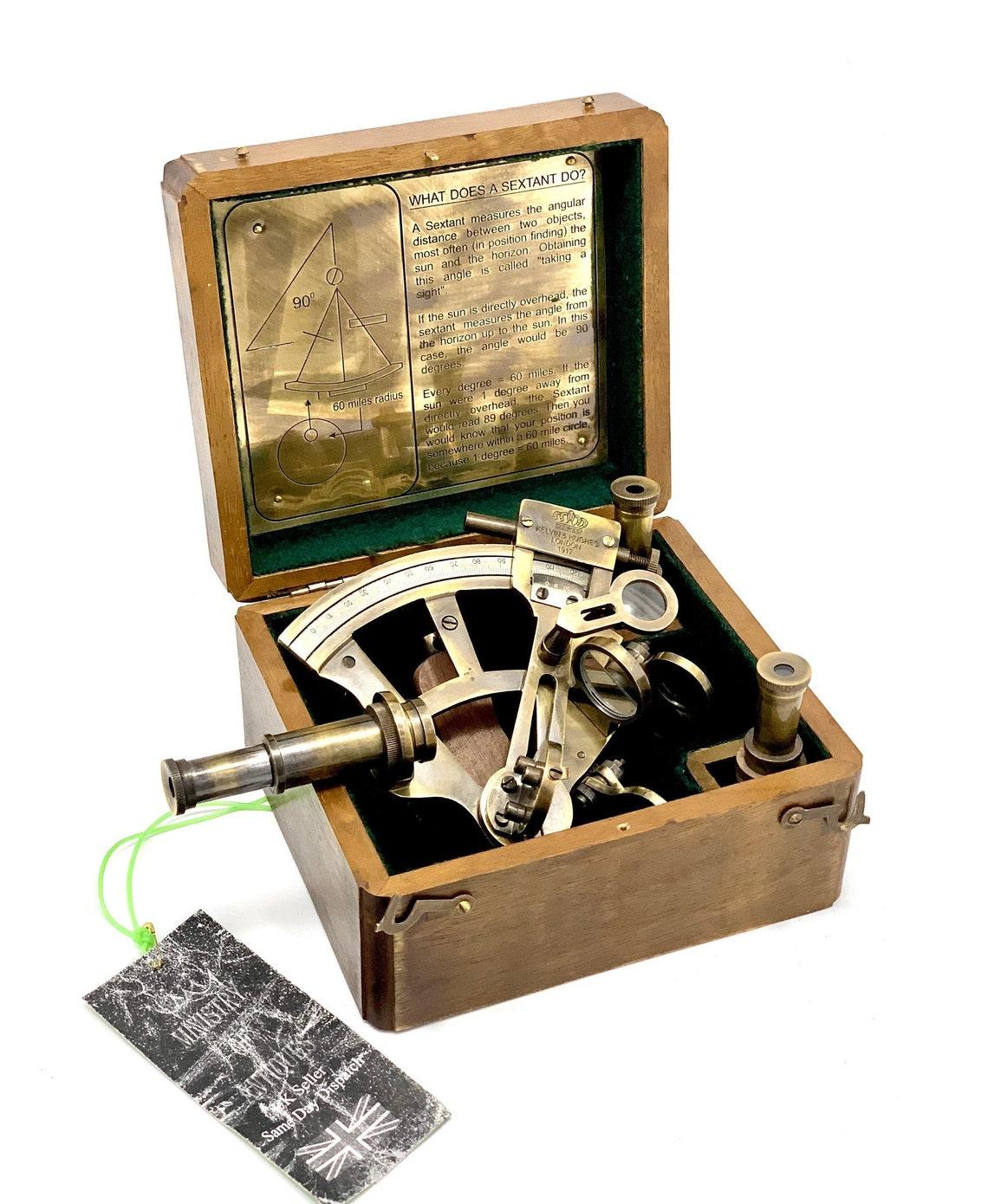 

Старовинний морський морський подвійний телескоп, секстант, вінтажна морська астролябія, корабельні інструменти з дерев яною коробкою, латунний корабель, старовинний секстант