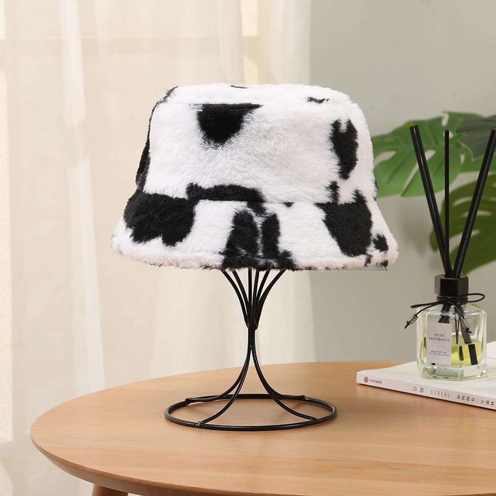 Autumn and Winter Bucket Hat Season Lamb Plush Ear Protector Hat Cute Cow Pattern Show Face Small Bucket Hat