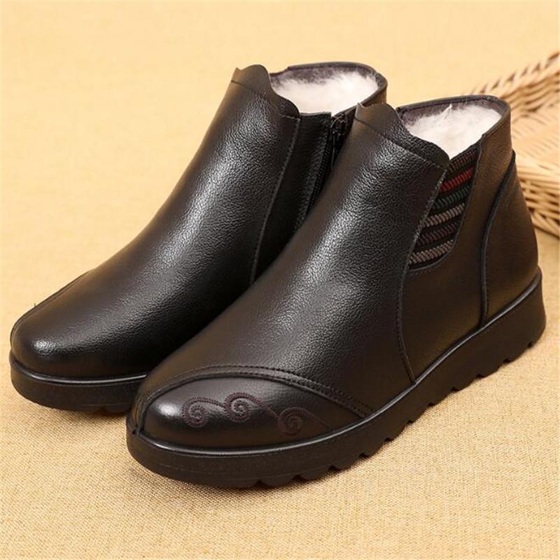 2025 New Genuine Leather Thick Plush Winter Woman Boots Non-slip Waterproof Women Snow Boots Mother Warm Cotton Padded Shoes