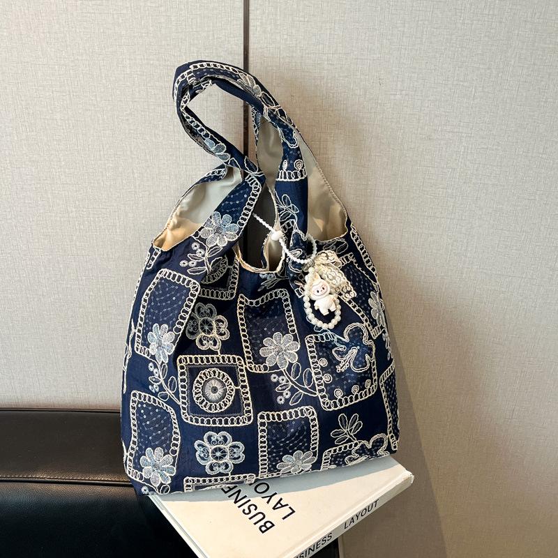 Korean Style Minimalist Large Capacity Printed Shoulder Tote Bag for Women