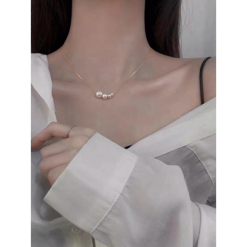 Luxury-lite Necklace, Versatile Collar Chain, Women's Butterfly-style Simple and Elegant Sweater Chain