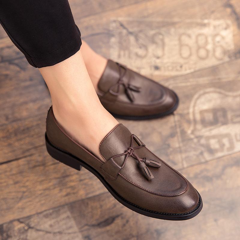 

2025 new leather shoes men s Korean version trendy men s casual shoes foot cover hair stylist nightclub leather shoes 47 коричневий