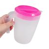 1L Genomskinlig Plastkanna för Drycker med Lock för Kylskåpsförvaring av Vatten Juice Te Lättburen Kannna för Daglig Användning och Sociala Tillställningar
