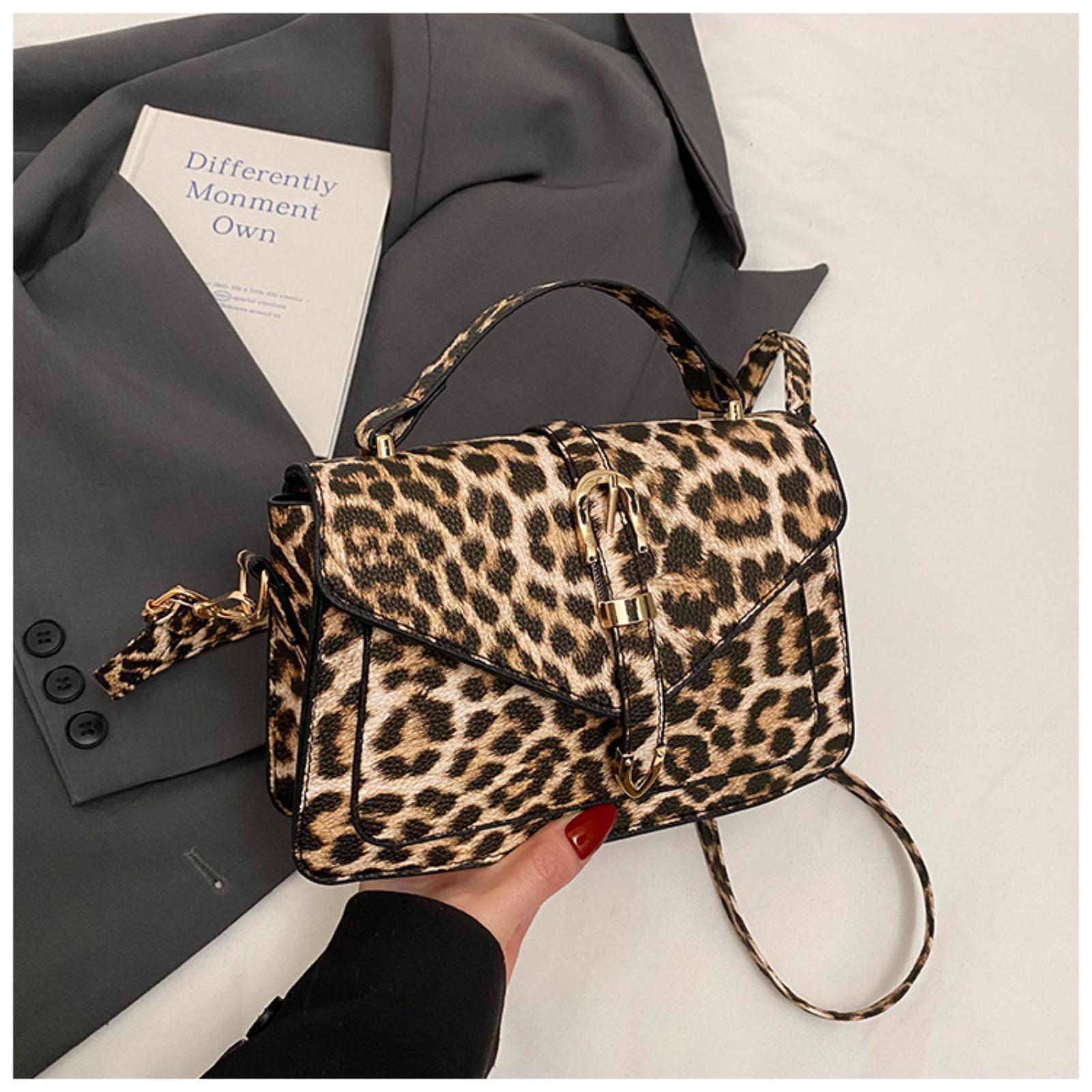 

Модная маленькая квадратная сумка с леопардовым принтом, цепочка, универсальная на плечо, кроссбоди One Size жёлтый