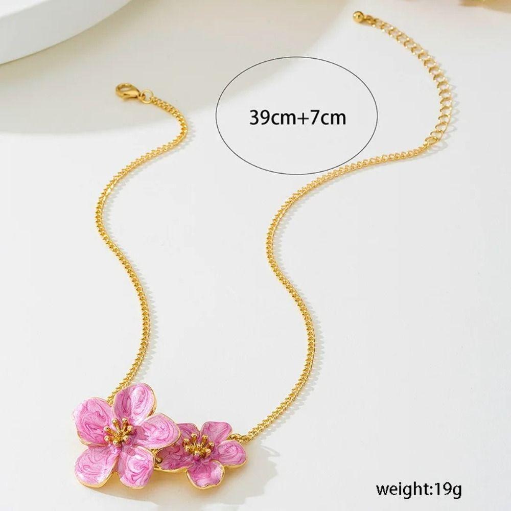 Petal Design Clavicle Chain Exquisite Craftsmanship Cherry Blossom Pendant Necklace Wedding