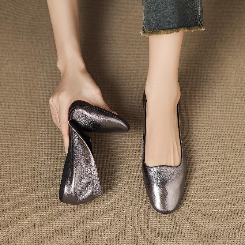 New Women's Soft Sole and Soft Side Commuter Baotou Leather Shoes Slip-on Flat Shoes