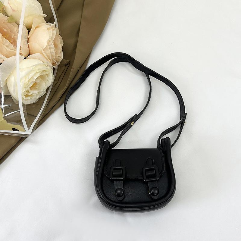 

Портативная сумка-седло подмышкой 2024 года, новая, простая, нишевая, дизайнерская сумка-мессенджер, индивидуальный темперамент, маленькая сумка для женщин чёрный