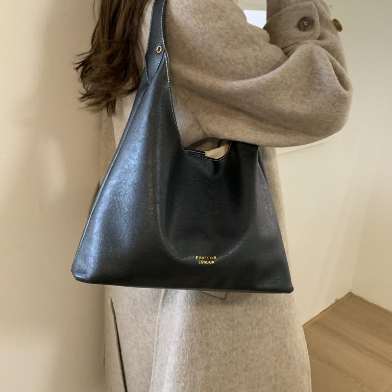 Retro Bag Women's Large Capacity 2025 New Autumn and Winter Simple Versatile Shoulder Bag Premium Texture Commuter Tote Bag