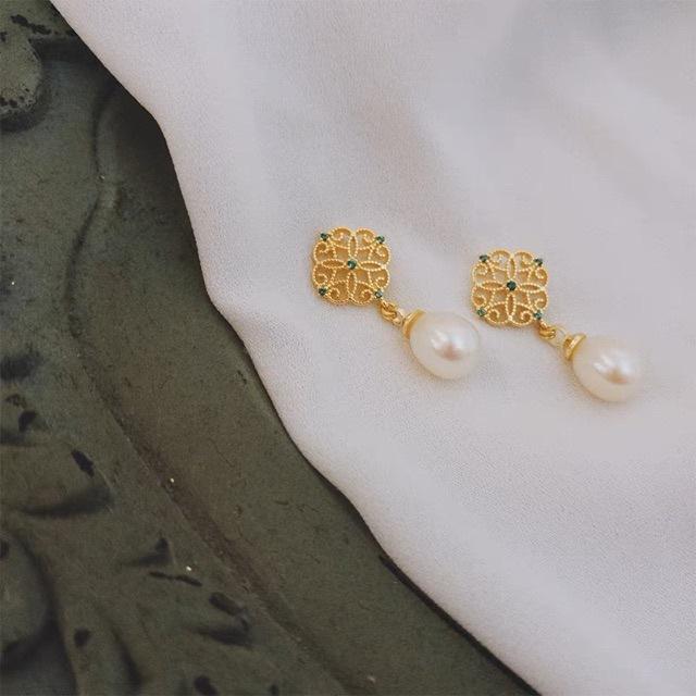 Lace Design Emerald Zircon Flower Window Light Luxury Retro Natural Pearl Silver Needle Earrings Water Drop Earrings Hollow