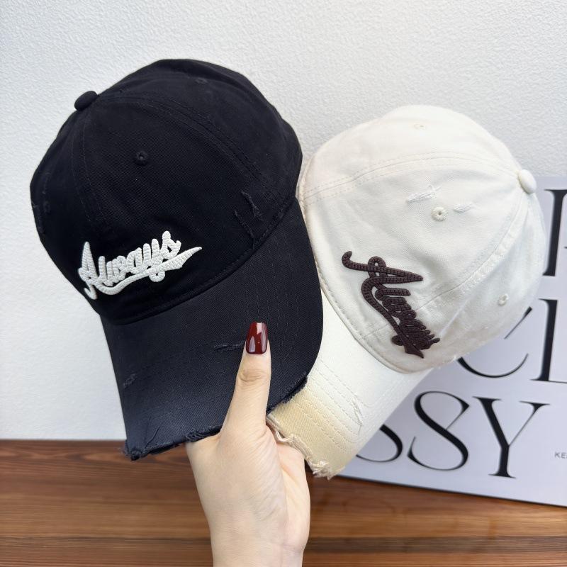 Gradual Change Hole Three-Dimensional Letter Embroidery Baseball Cap Men And Women Fashion Personality Couple Versatile Cap Spring And Autumn