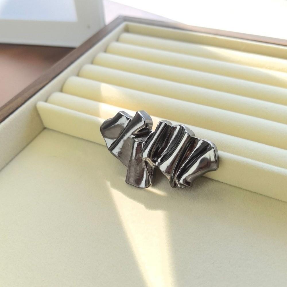 

New Abstract Irregular Brooches Gold Plated Silver Color Geometric Brooches Metal Waterproof Lapel Pins Gifts чорний