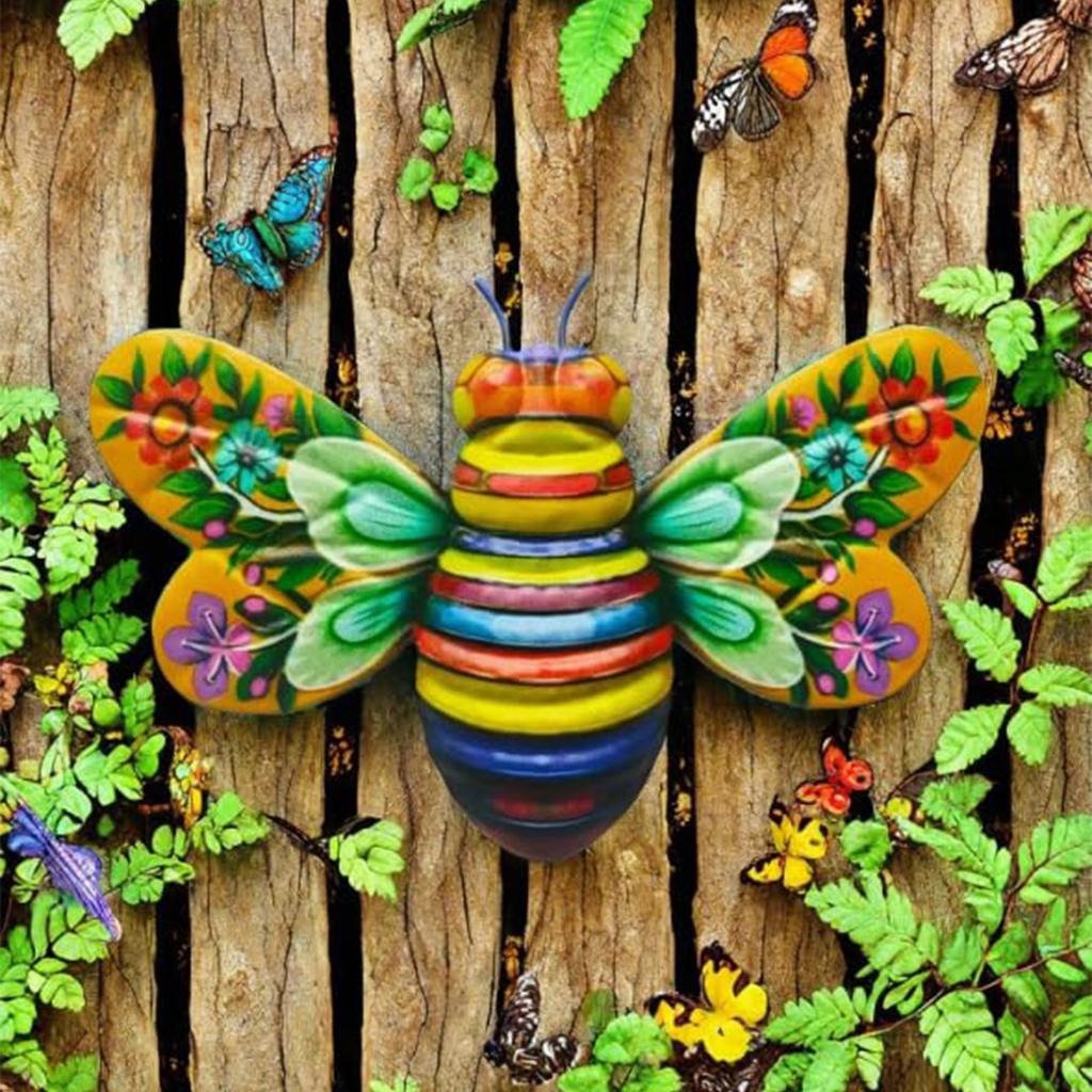 Wrought Iron Bee Wall Hanging Decor Metal Artwork Handmade Hanging Ornament for Home Garden Wedding Decoration 13*19cm