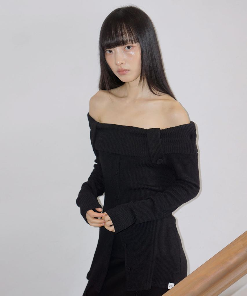 UGLYSHADOW Button Off-Shoulder Knit (Black)