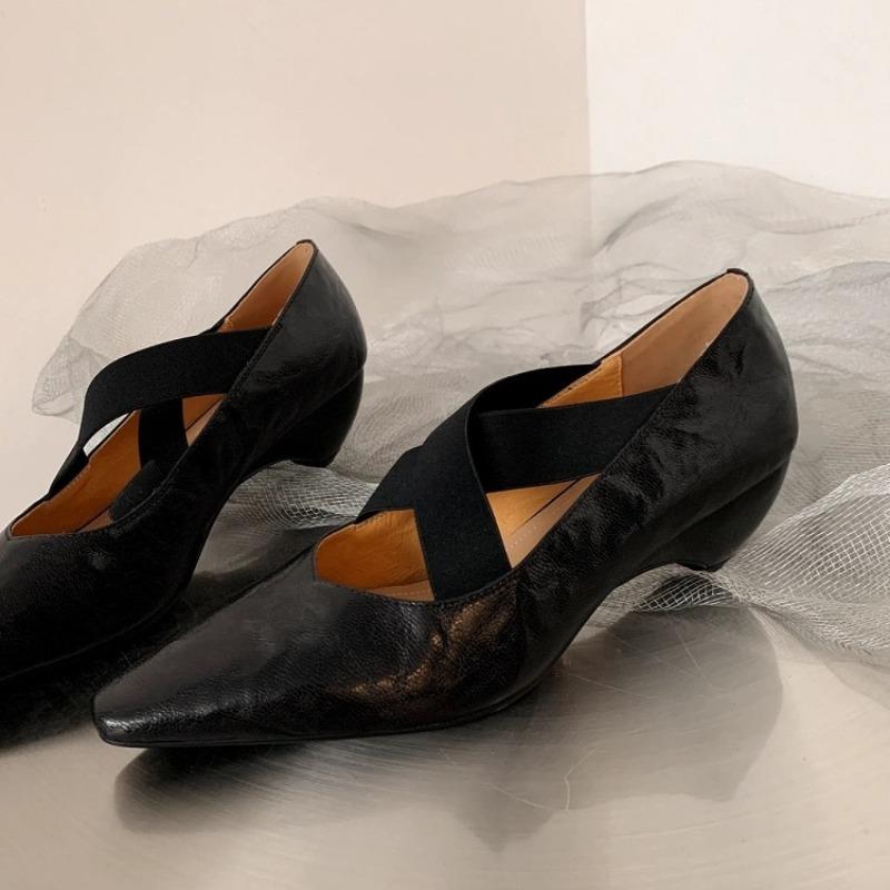 Scarpe Mary Jane in Pelle Francesi di Nicchia con Tacco a Cono e Cinturino Incrociato Quadrato da Donna, Versatili per la Primavera, Scarpe Singole con Tacco Medio