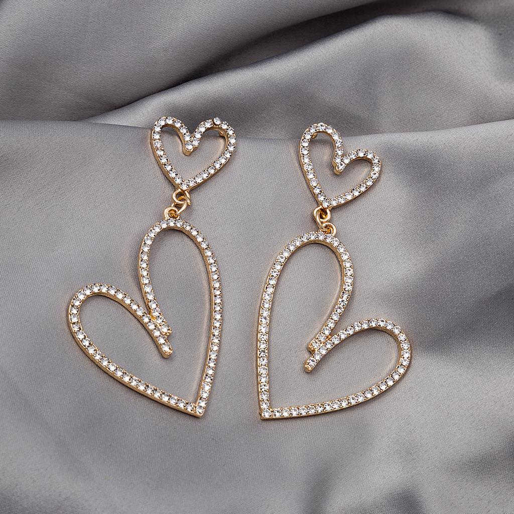 Temperament simple pearl love stud earrings women's light luxury niche design sense high sense Korean versatile earrings ear jewelry