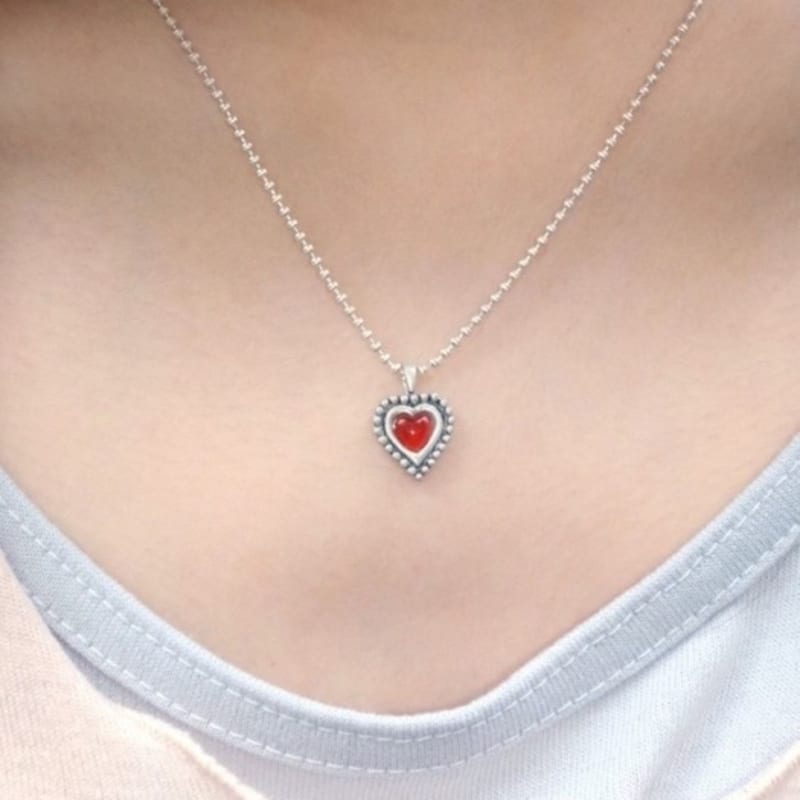 studiosoojak Heart dot necklace