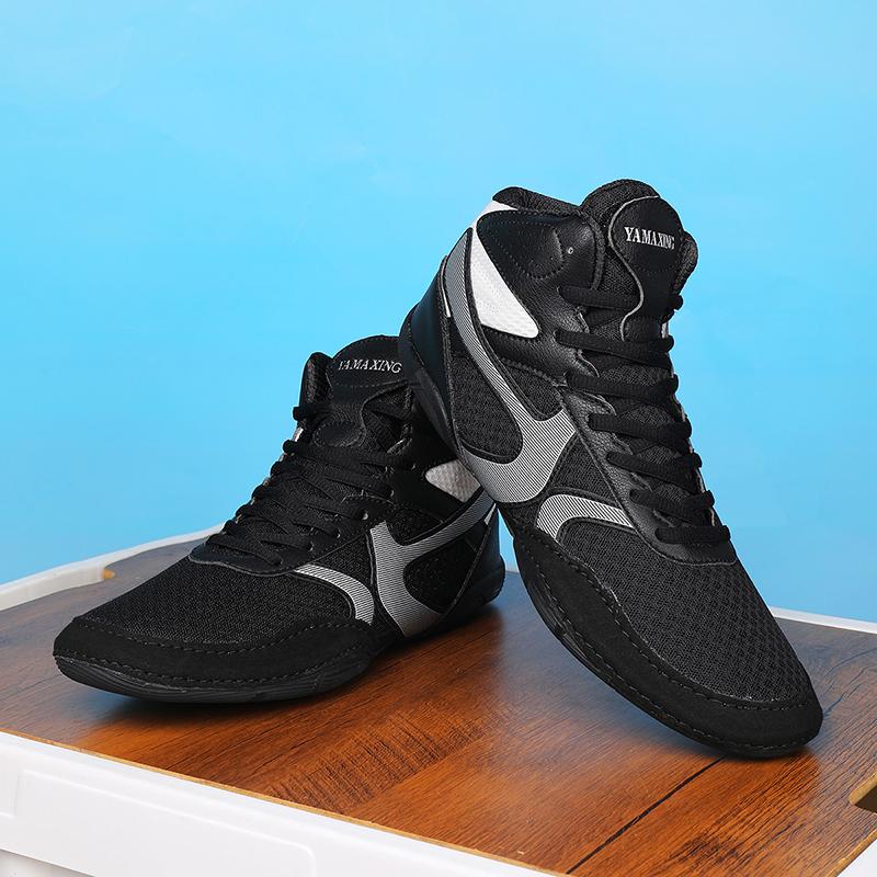 2025 Hot Selling Professional Rebound Wrestling Shoes Competitive Comfortable Boxing Shoes Foot Protecting Outdoor Sports Shoes