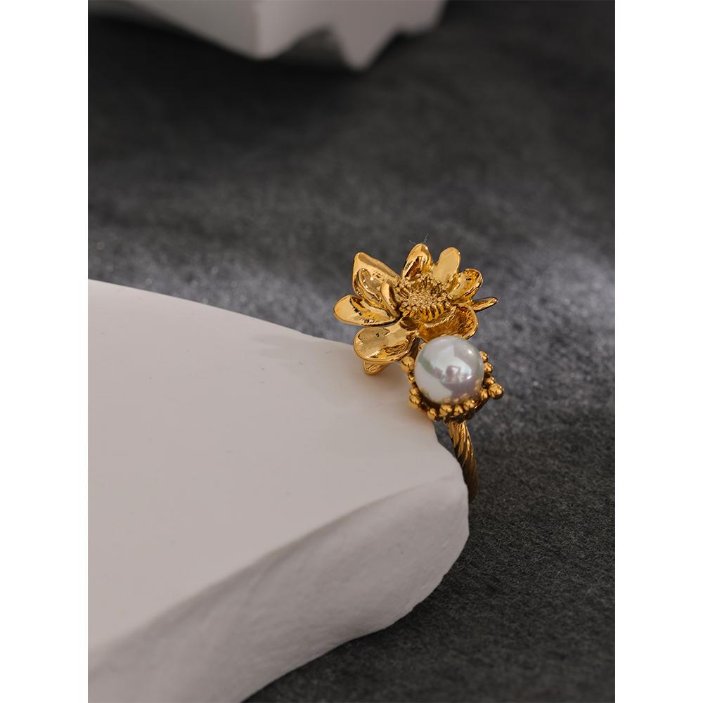 Eetit Stainless Steel Fashion Charm Flower Ring for Women Personality Statement Finger Gold Color Waterproof Jewelry Accessories
