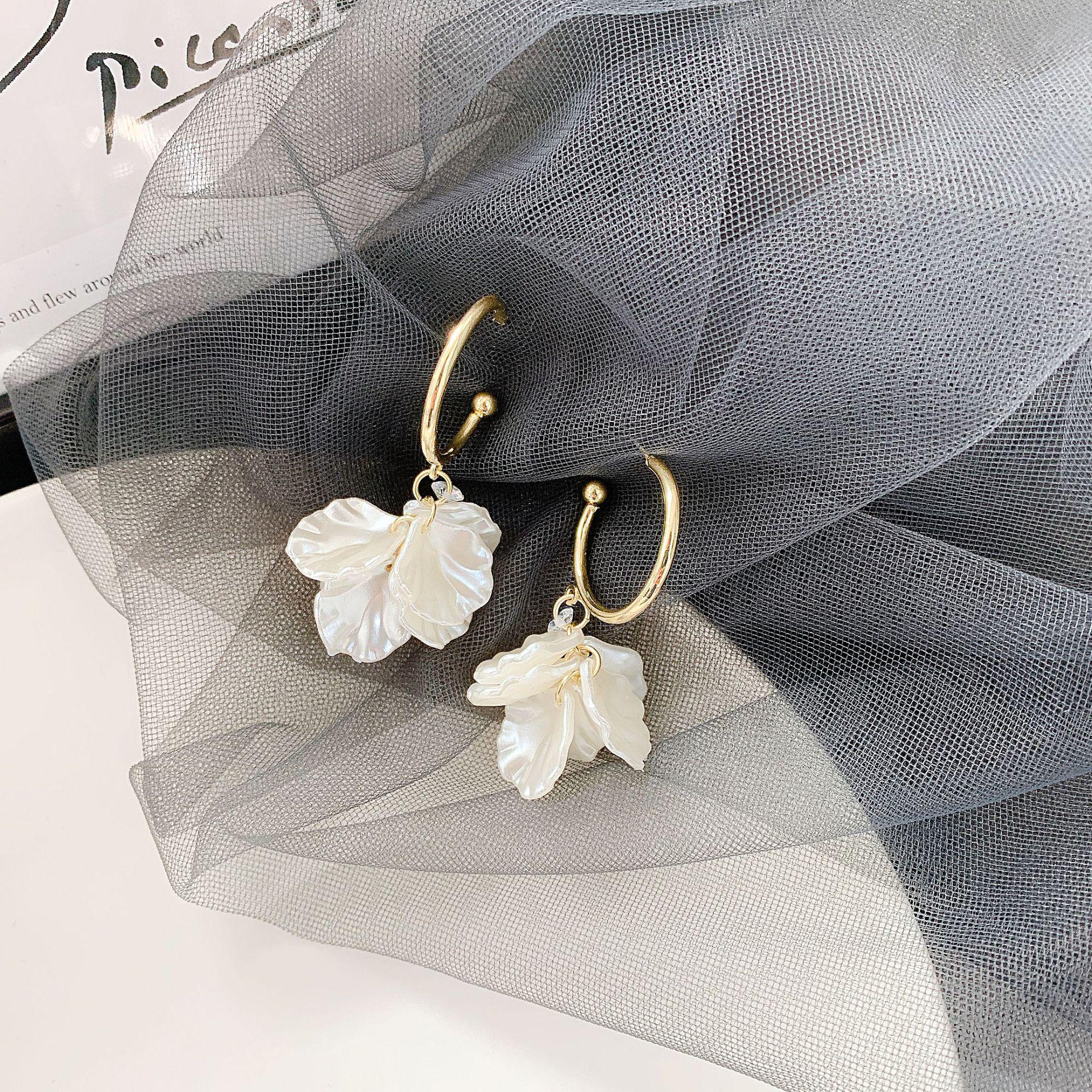 Elegant S925 Sterling Silver Petal Shell Earrings - Korean French Minimalist Style Hoop Studs for Women