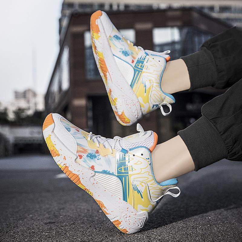 A pair of new mandarin duck basketball shoes, men's high-top combat boots, sports shoes, student cement floor actual combat trend sports shoes
