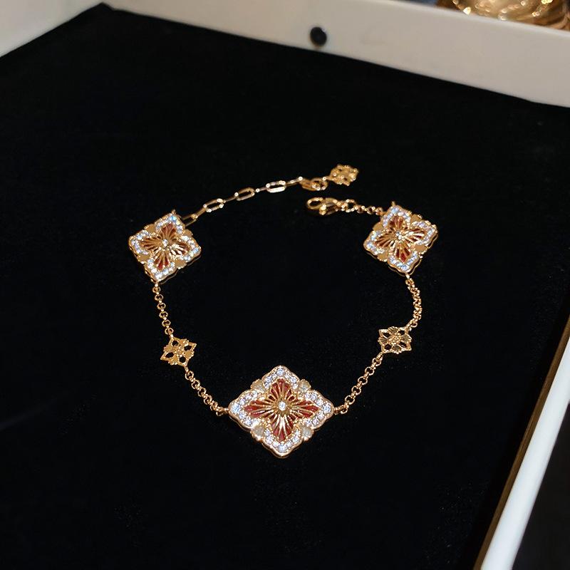 Zircon Round Geometric Flower Bracelet Vintage Style Bracelet Light Luxury High-End Hand Jewelry For Women