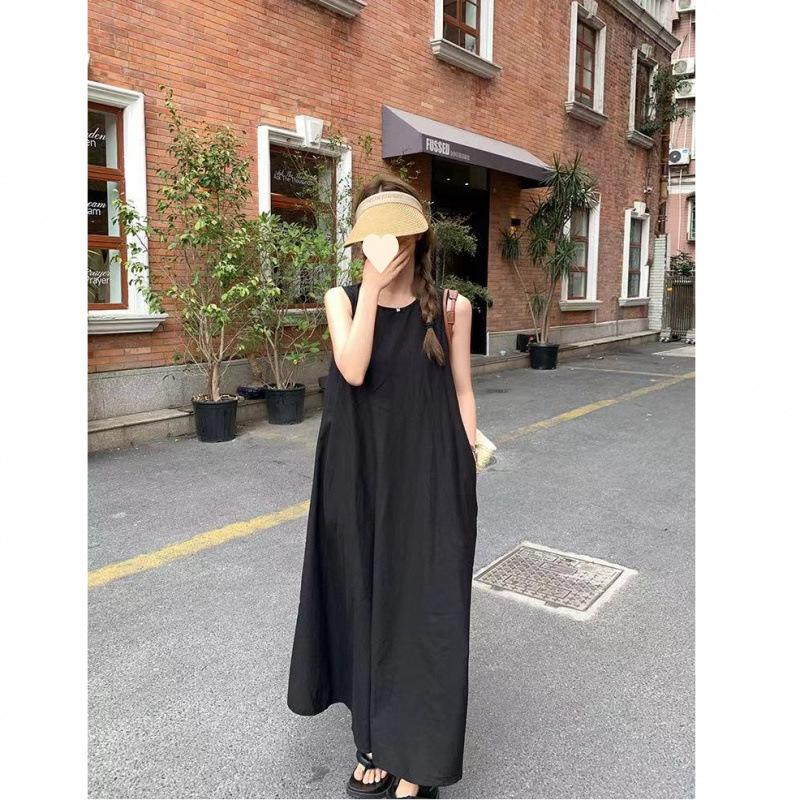 

Korean version of temperament sleeveless outing dress women s loose back hollow design round neck long vest skirt 2XL