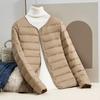 Giacca da donna autunnale e invernale in piumino leggero, sezione corta, imbottita in cotone, colore unito, girocollo, scollo a V, due modi di indossare
