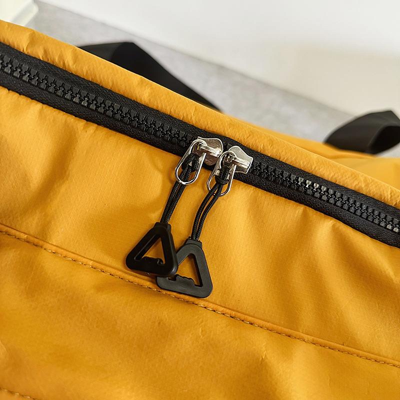 Tragbare Umhängetasche mit großer Kapazität, Trennung von Trockenheit und Nässe, Fitnesstasche für Kurzstreckenreisen für Männer und Frauen, Schwimmtrainingstasche