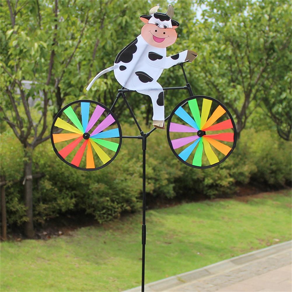 Eye Catching Large Animal Wind Spinner Captivates with its Rotating Motion
