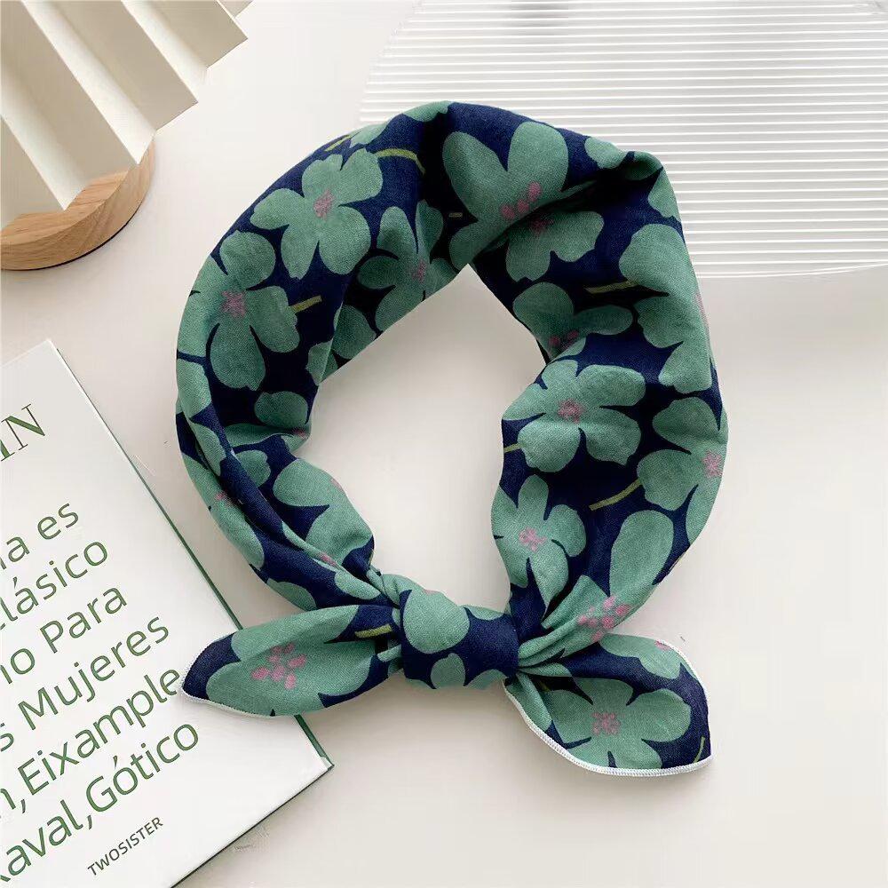 Retro Green Floral Small Silk Scarf - Korean Style Women's Versatile Autumn/Spring Accessory, Thin Square for Neck or Headband