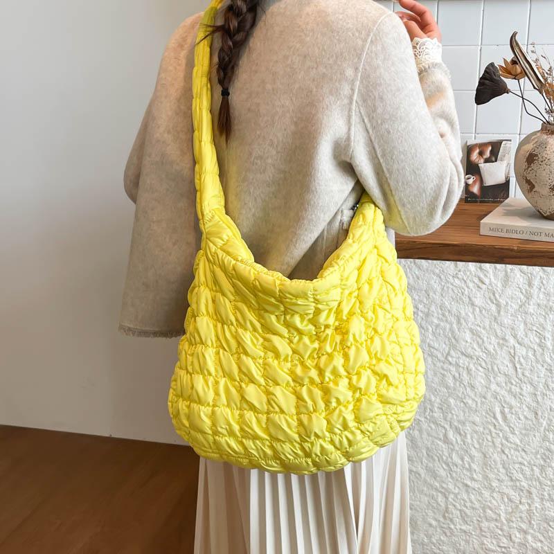 Korean winter new cloud bag fashion down large capacity shoulder messenger bag pleated underarm tote bag