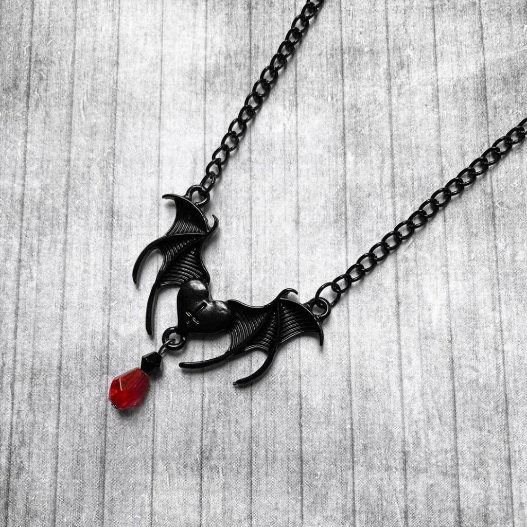 Gothic Black Bat Wing Pendant Necklace With Alloy Chain For Fashion Women