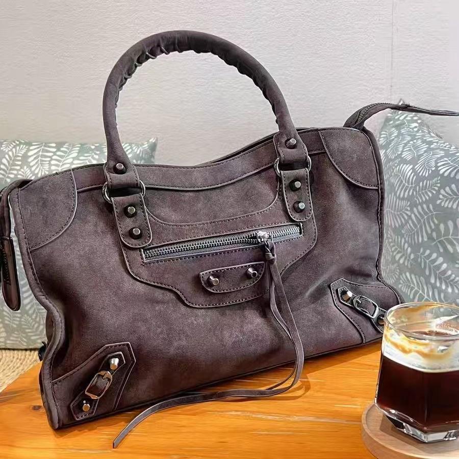 BL's New Popular Retro Suede Bag, High-quality Full Set of Packaging, Trendy, Fashionable and Versatile, the Same for Men and Women