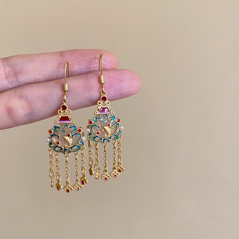 Ethnic Style Triangle Flowing Water Earrings, High-end Earrings, Niche Antique Style, Personalized Creative Design Earrings